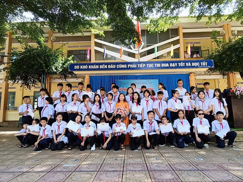 Hỗ trợ học sinh